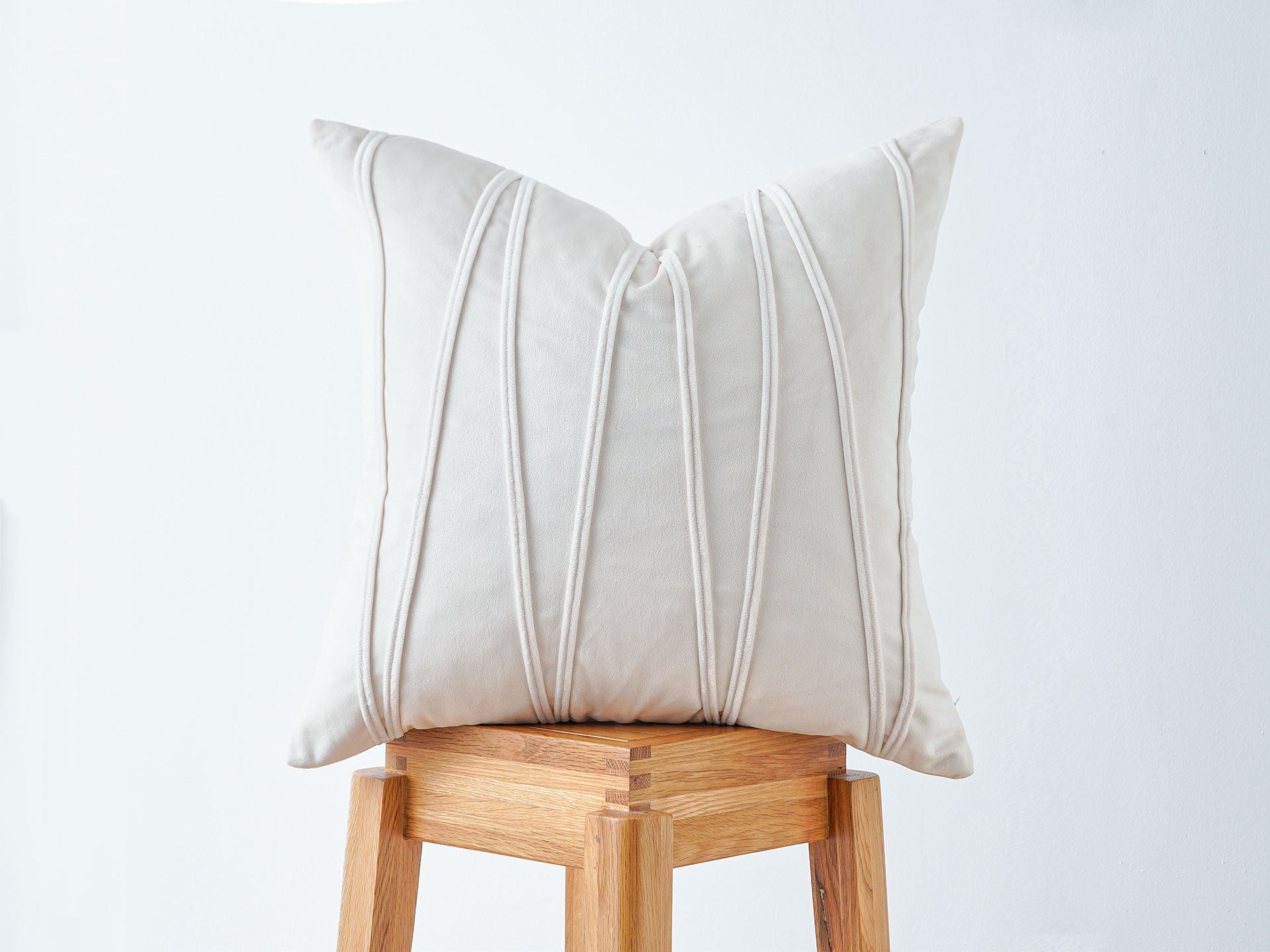 Soft Velet White Decorative Throw Pillow Covers