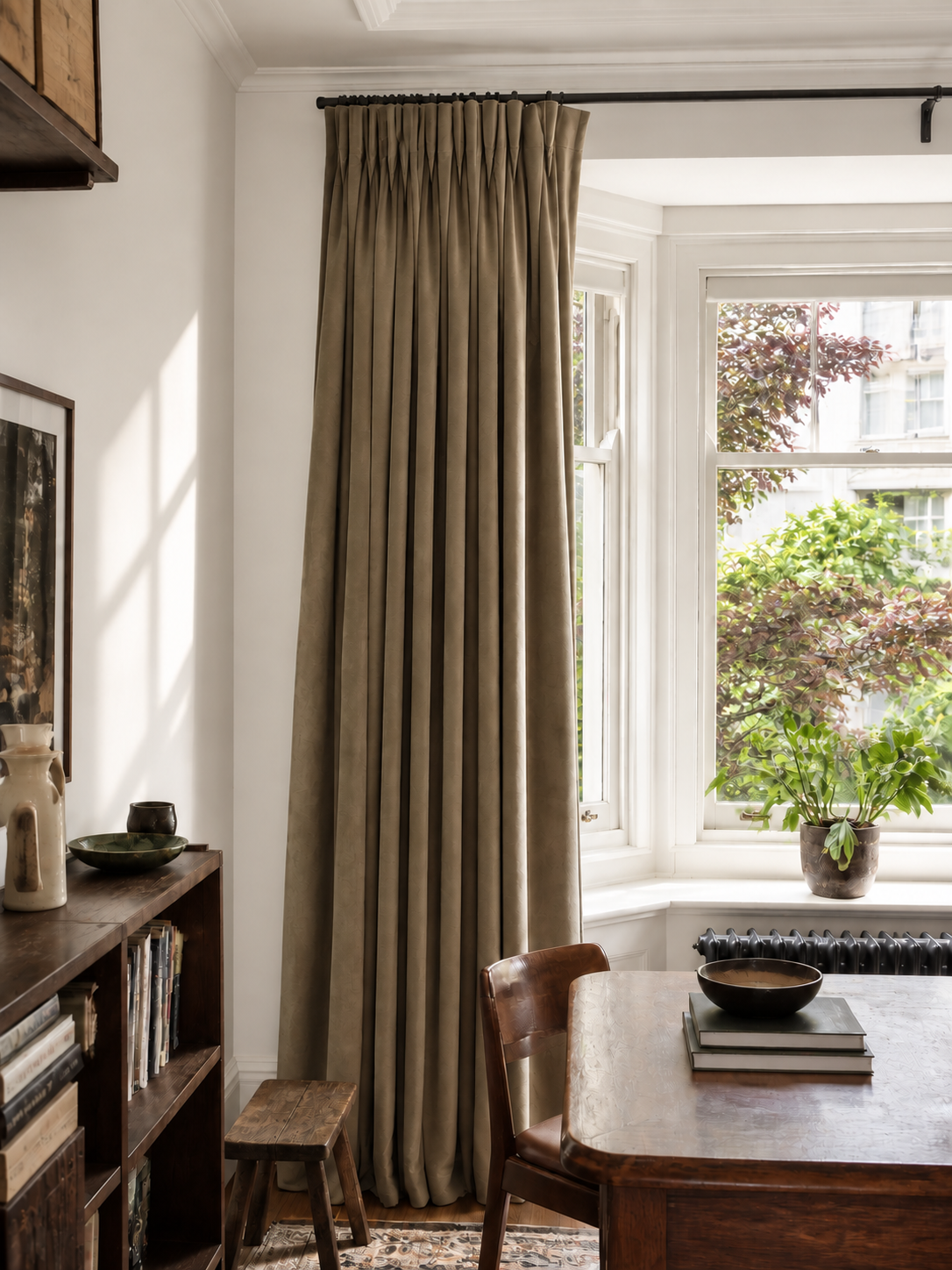 Quiet Contrast / DINING ROOM