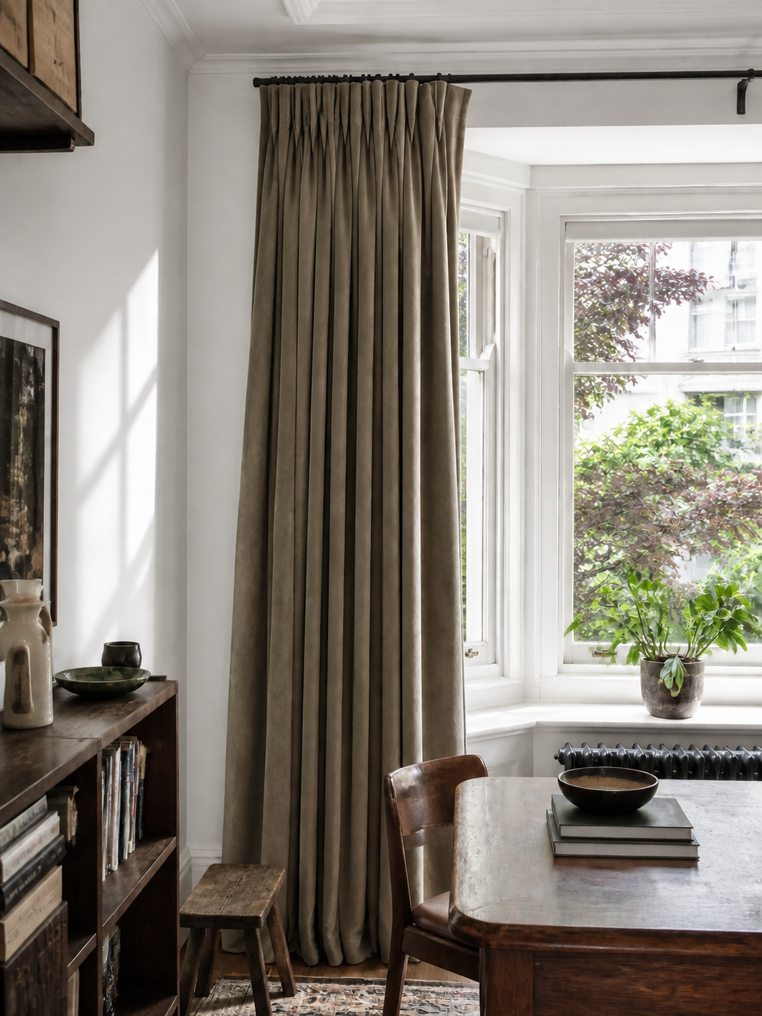 Quiet Contrast / DINING ROOM